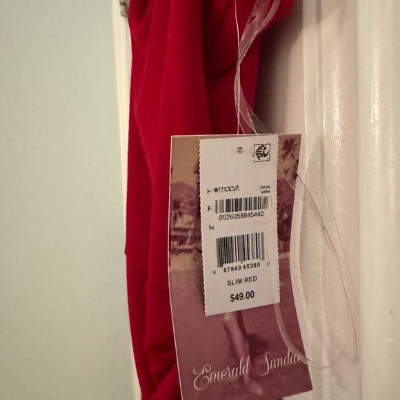 Slim NEW red dress - Picture 2 of 3